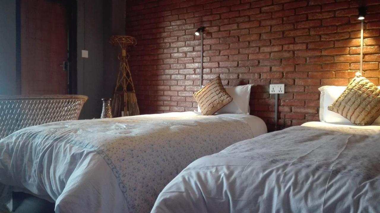 Cafe Beyond And Guest House Bhaktapur Kültér fotó